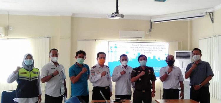 FLLAJ Mengikuti Rapat PCM dan Penandatanganan Kontrak (Pemeliharaan Berkala Jalan Koridor 2 Padang Kandis – Batu Lubang)